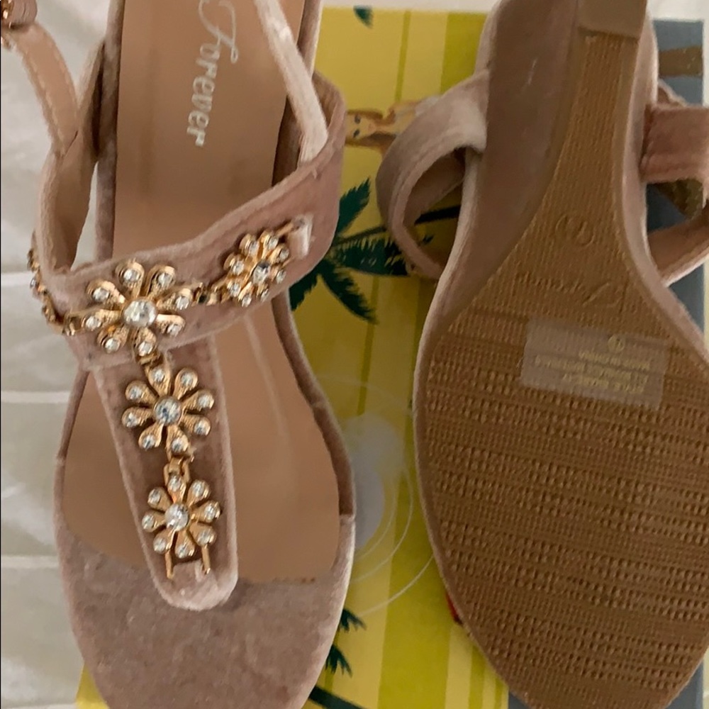 Sandals - Picture 5 of 5